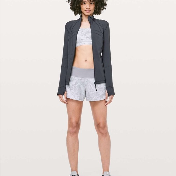 Lululemon Run Times Short II 4” Washed Marble Alpine White/Silverscreen– Size 6 - Picture 2 of 15